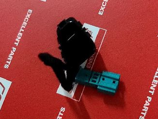 مفتاح تحرير الباب الخلفي الأيسر الكهربائي من تسلا أسود لامع 1094958-01-C