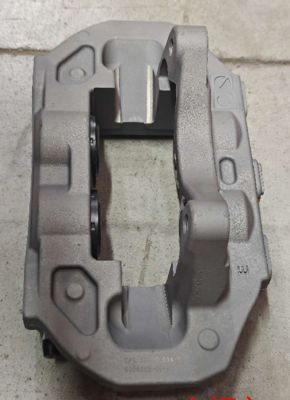 عجلة الفرامل الأمامية بدون عجلات - اليد اليمنى - قاعدة تيسلا موديل 3 2017-2023 8008204-00-A