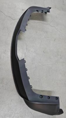 القسم السفلي من المصد الخلفي لسيارة Tesla Model X مع فتحة خطاف السحب 168x32x10mm