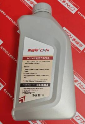 DOT4 سائل الفرامل (أصفر شاحب إلى عديم اللون تقريبًا ، 1L) 1060099-00-A